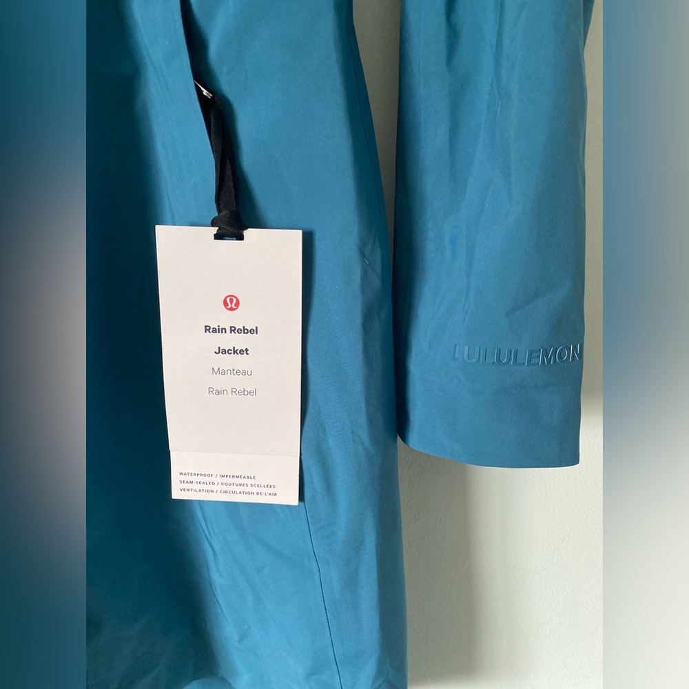 Lululemon Rain Rebel Jacket Capture Blue Coat Size 2 NWT Waterproof Running Race - Picture 5 of 16